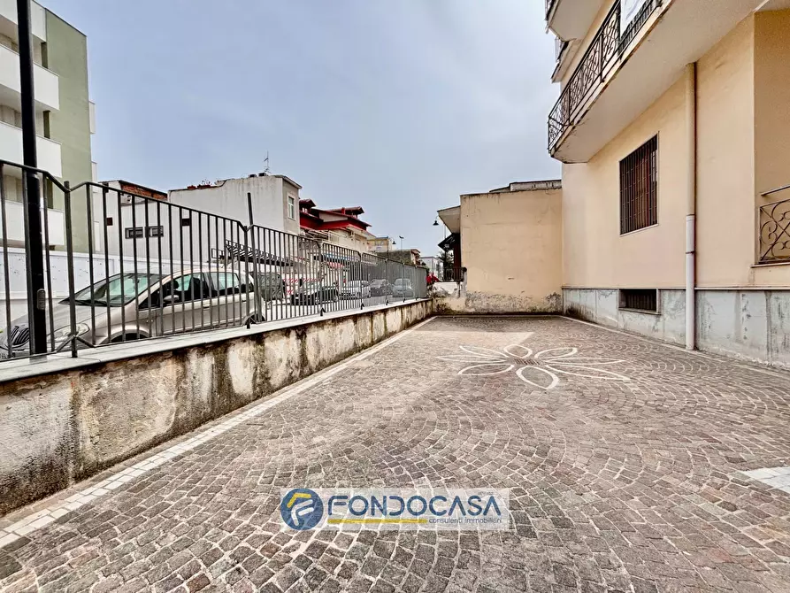 Immagine 7 di Palazzo in vendita  in via filippo turati a Sant'antimo