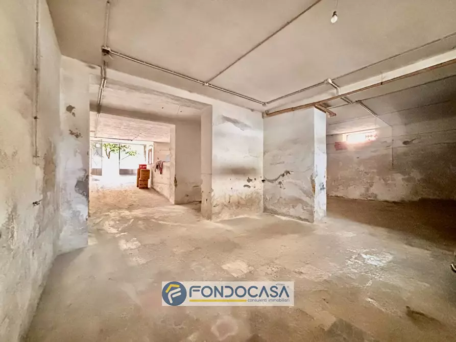 Immagine 13 di Palazzo in vendita  in via filippo turati a Sant'antimo