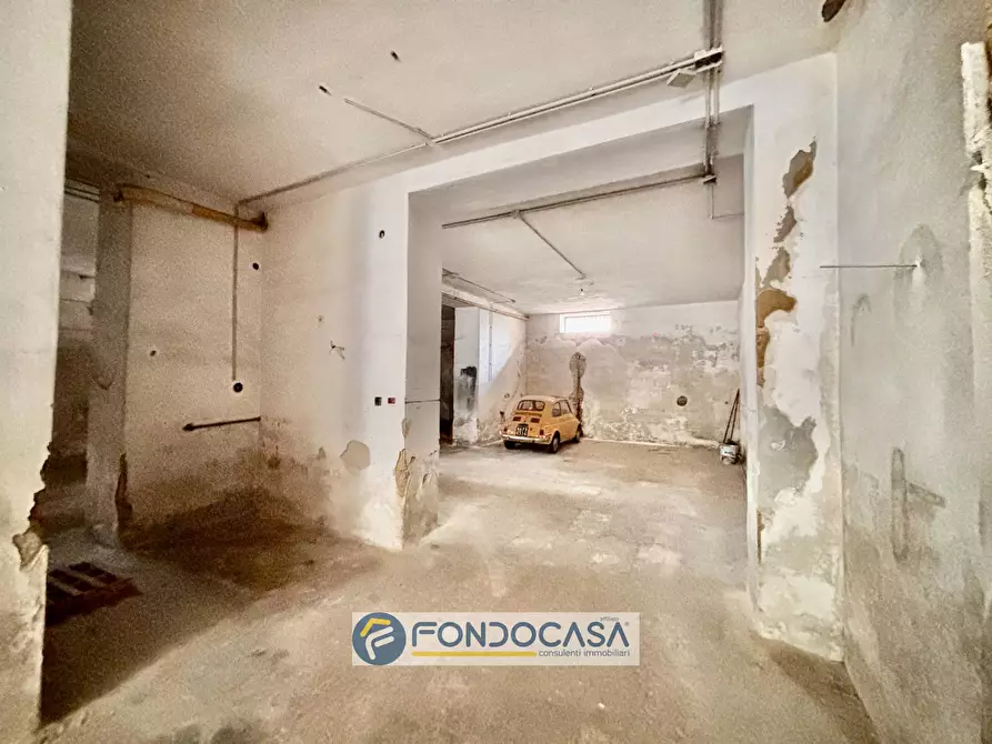 Immagine 14 di Palazzo in vendita  in via filippo turati a Sant'antimo