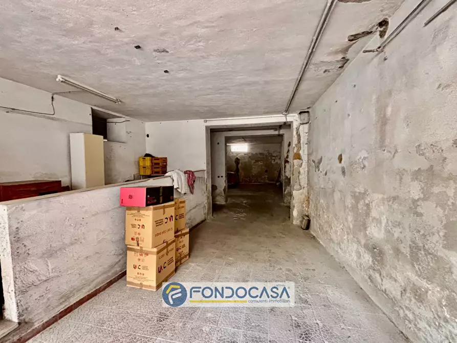 Immagine 15 di Palazzo in vendita  in via filippo turati a Sant'antimo