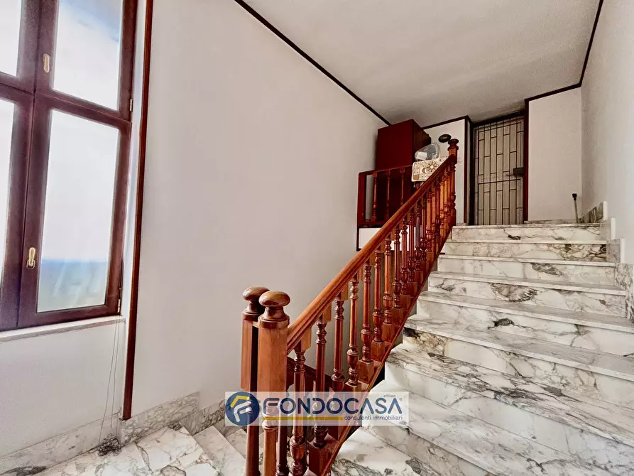 Immagine 17 di Palazzo in vendita  in via filippo turati a Sant'antimo