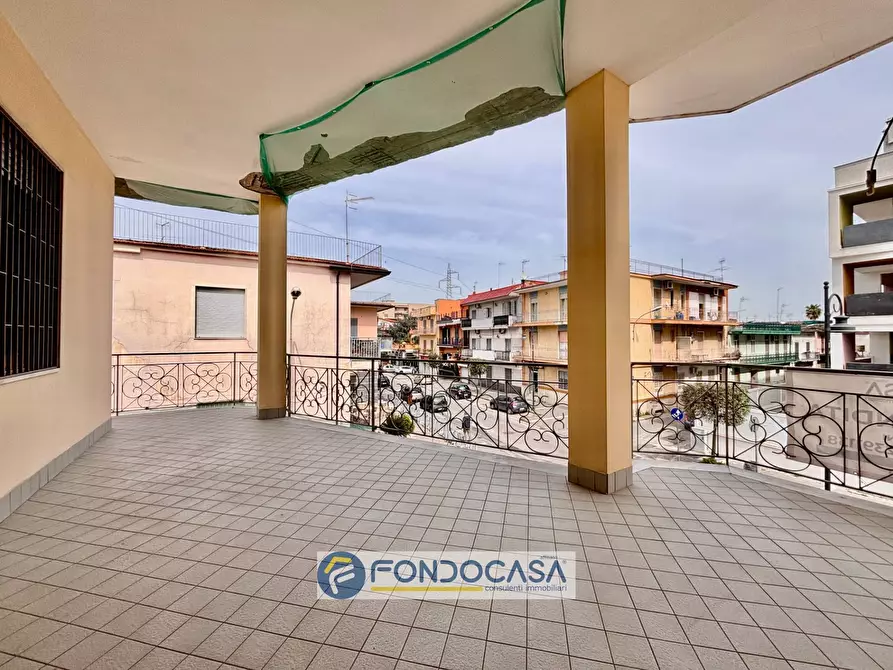 Immagine 43 di Palazzo in vendita  in via filippo turati a Sant'antimo