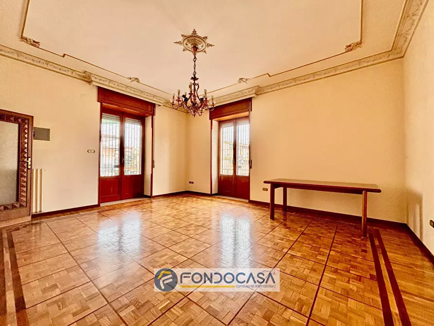 Immagine 44 di Palazzo in vendita  in via filippo turati a Sant'antimo