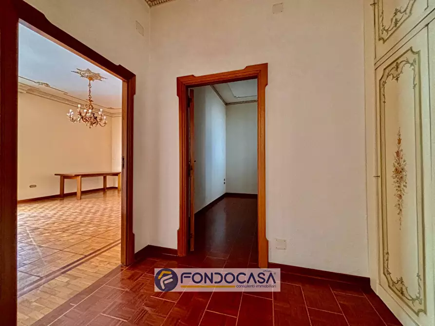 Immagine 47 di Palazzo in vendita  in via filippo turati a Sant'antimo