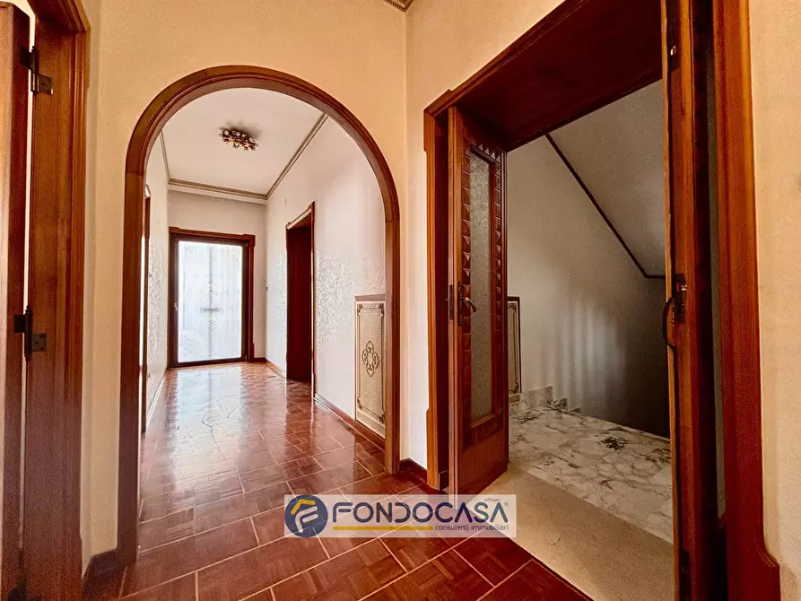 Immagine 48 di Palazzo in vendita  in via filippo turati a Sant'antimo