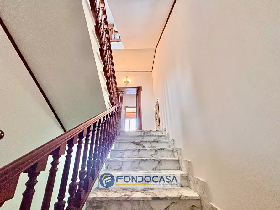 Immagine 60 di Palazzo in vendita  in via filippo turati a Sant'antimo