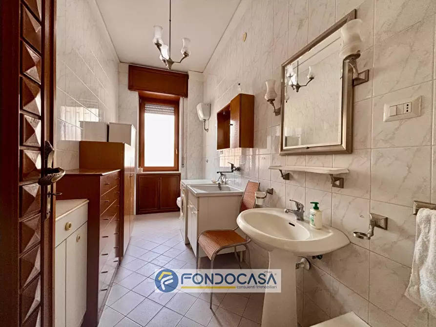 Immagine 68 di Palazzo in vendita  in via filippo turati a Sant'antimo