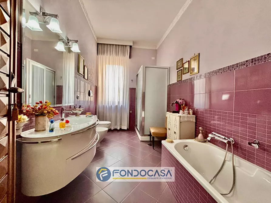 Immagine 69 di Palazzo in vendita  in via filippo turati a Sant'antimo