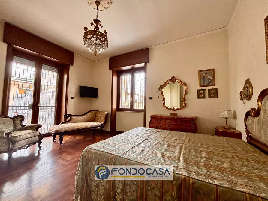 Immagine 72 di Palazzo in vendita  in via filippo turati a Sant'antimo