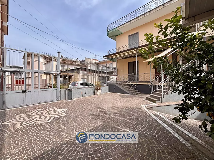 Immagine 85 di Palazzo in vendita  in via filippo turati a Sant'antimo