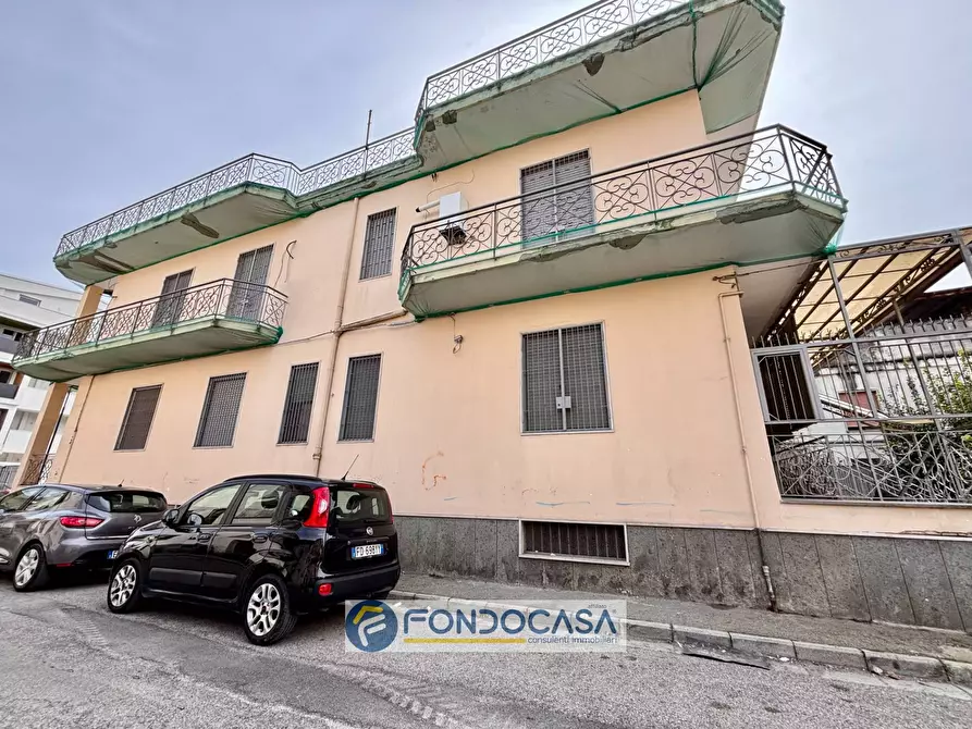 Immagine 90 di Palazzo in vendita  in via filippo turati a Sant'antimo