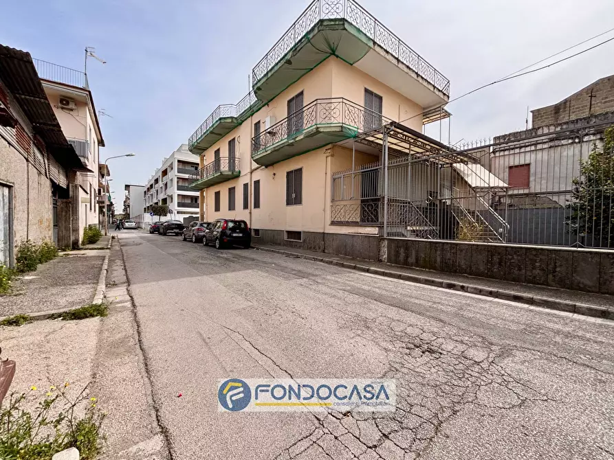 Immagine 91 di Palazzo in vendita  in via filippo turati a Sant'antimo