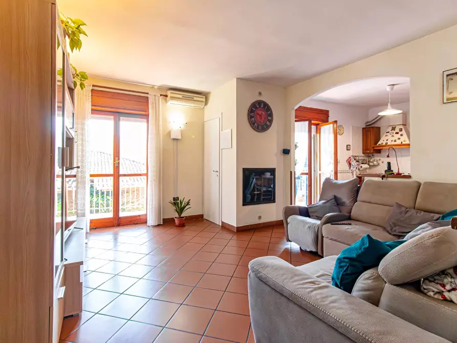 Immagine 1 di Appartamento in vendita  in Via Gioacchino Rossini 39 a Baronissi