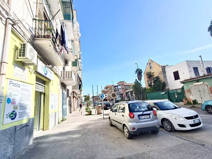 Immagine 7 di Locale commerciale in affitto  a Napoli