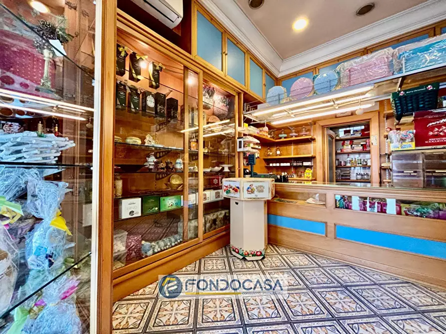 Immagine 7 di Attività commerciale in affitto  in via giuseppe di vittorio 54 a Sant'antimo