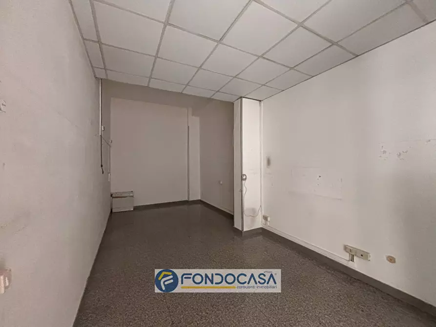 Immagine 10 di Locale commerciale in affitto  in via roma a Sant'antimo