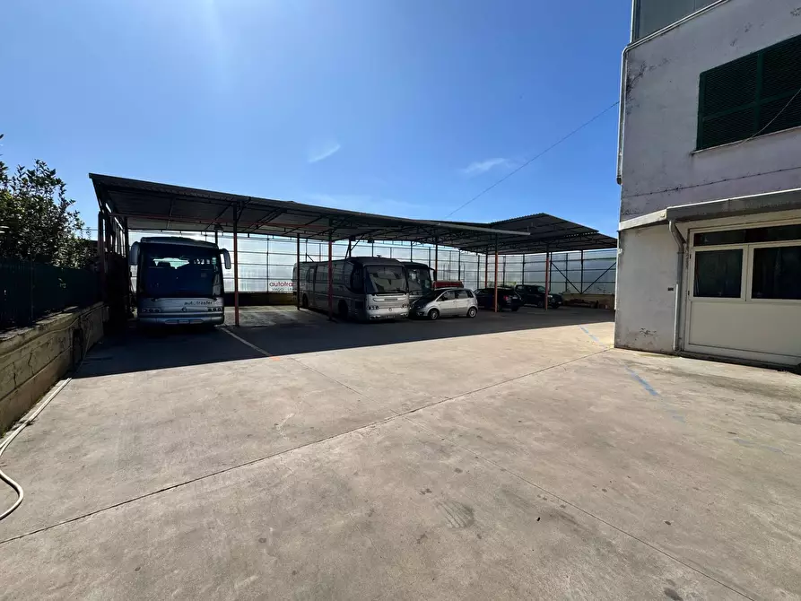 Immagine 4 di Capannone industriale in vendita  in Viale Andrea De Luca 22/g a Salerno