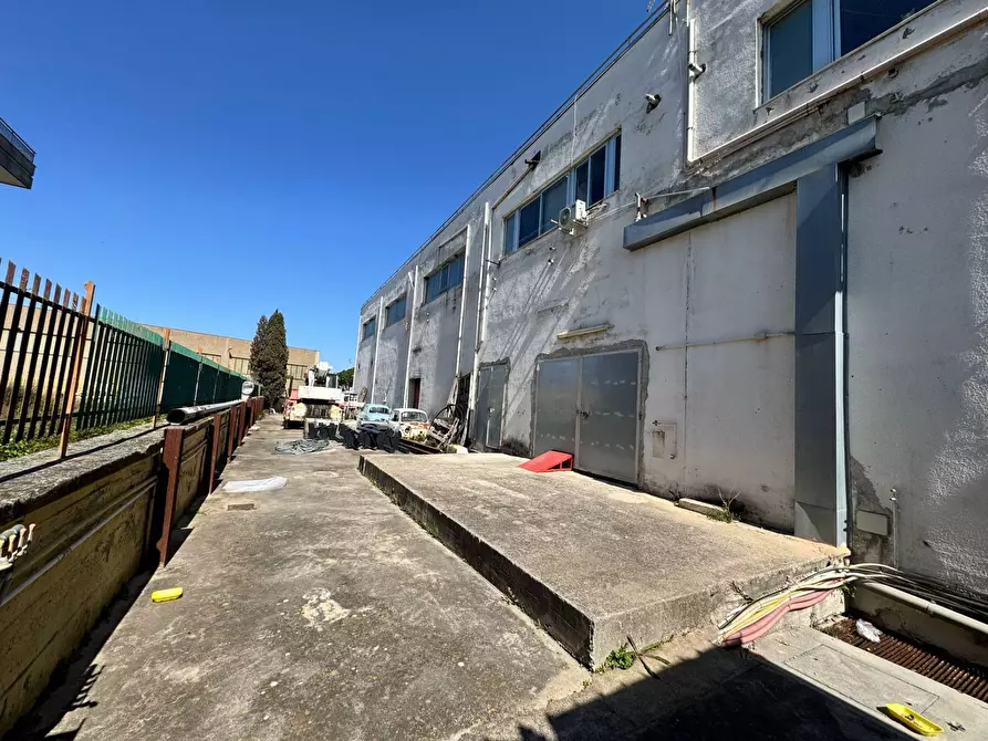 Immagine 6 di Capannone industriale in vendita  in Viale Andrea De Luca 22/g a Salerno