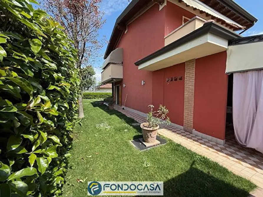 Immagine 2 di Villetta a schiera in vendita  a Rovato