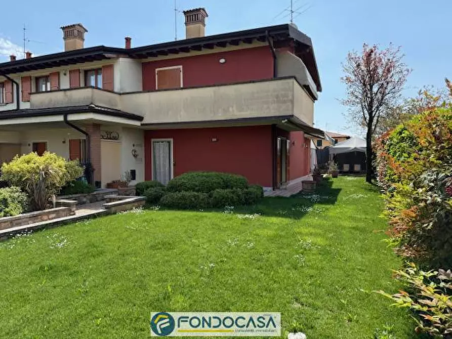 Immagine 53 di Villa in vendita  a Rovato