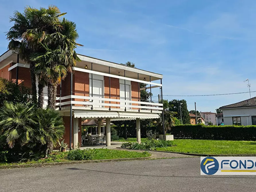 Immagine 2 di Villa in vendita  in grumello del monte a Grumello Del Monte