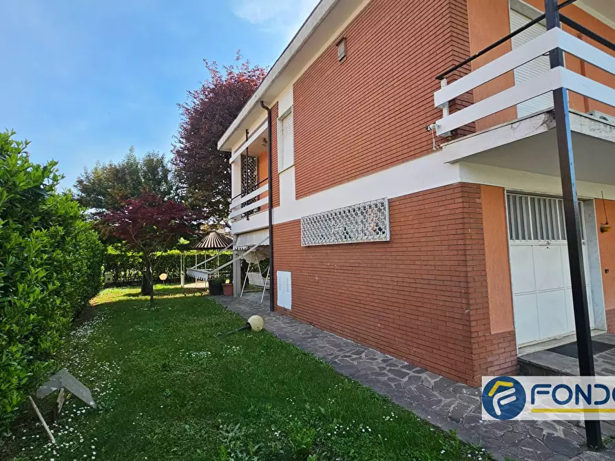 Immagine 3 di Villa in vendita  in grumello del monte a Grumello Del Monte