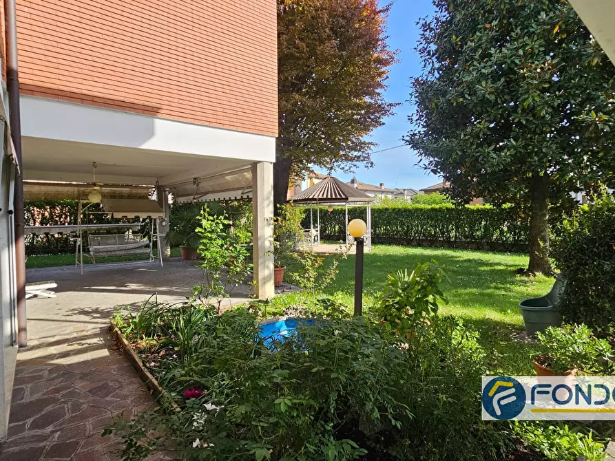 Immagine 16 di Villa in vendita  in grumello del monte a Grumello Del Monte