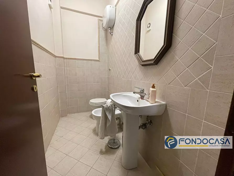 Immagine 14 di Locale commerciale in vendita  in Via Del Tiglio a Calcinaia