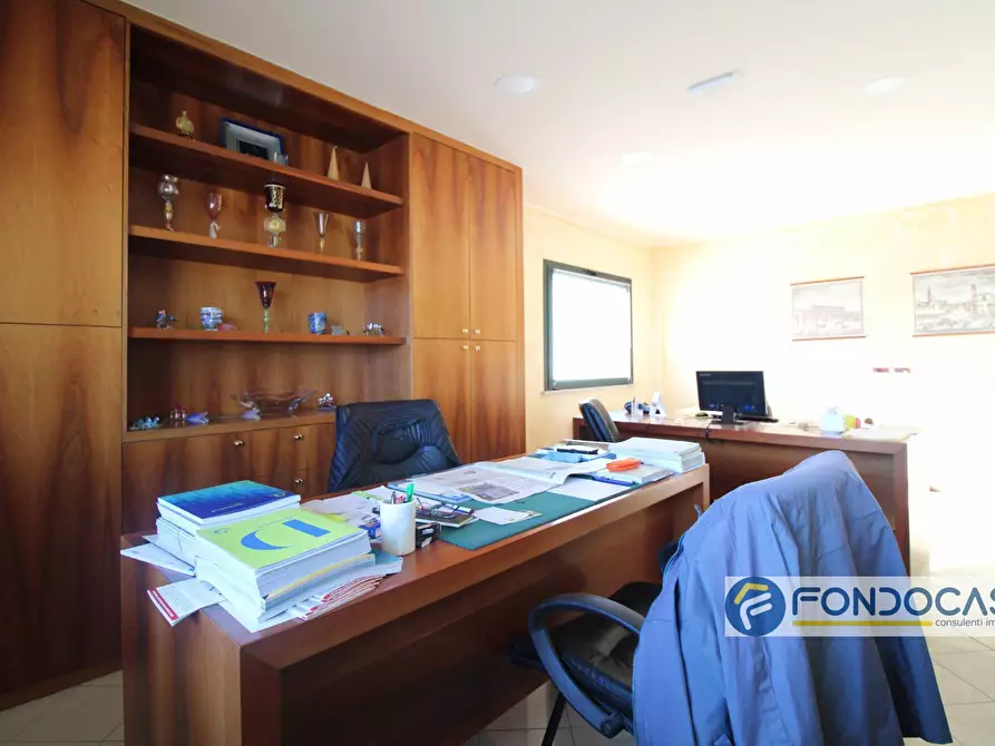 Immagine 8 di Locale commerciale in vendita  in Via Del Tiglio a Calcinaia