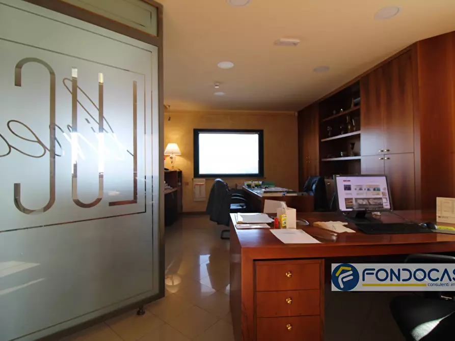 Immagine 10 di Locale commerciale in vendita  in Via Del Tiglio a Calcinaia