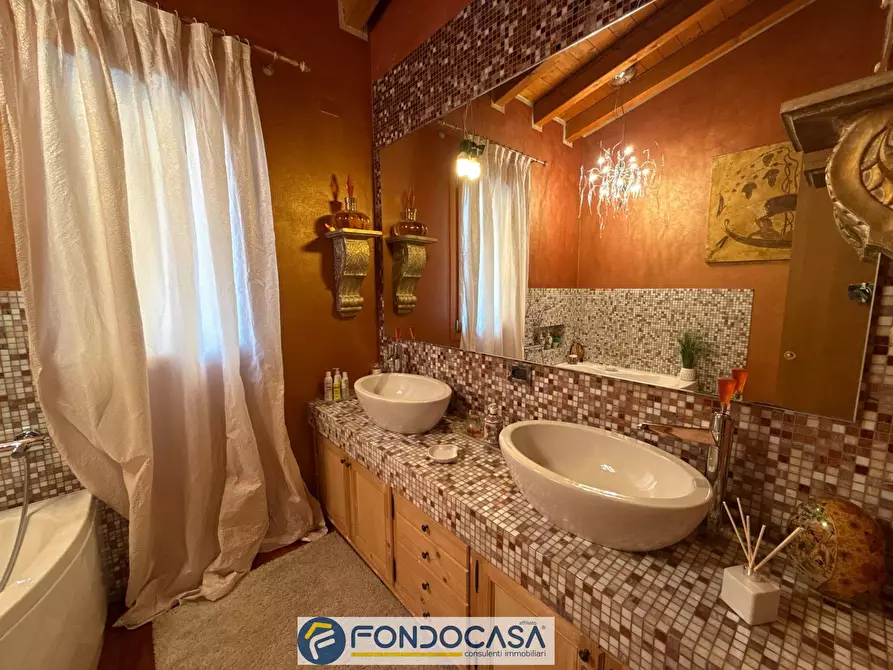 Immagine 40 di Villa in vendita  a Rovato