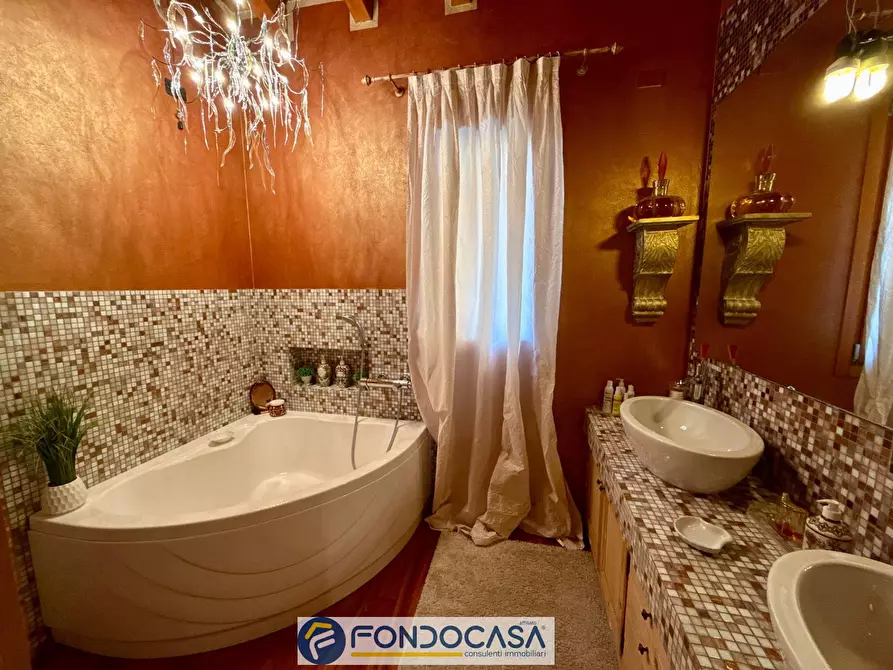 Immagine 41 di Villa in vendita  a Rovato