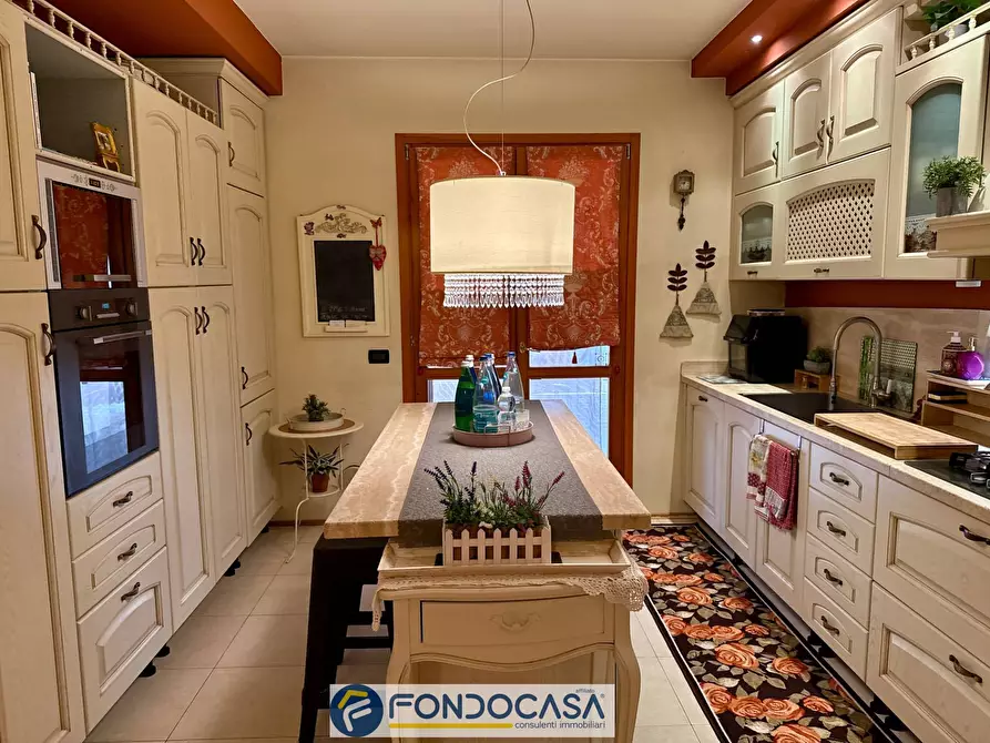 Immagine 11 di Villa in vendita  a Rovato