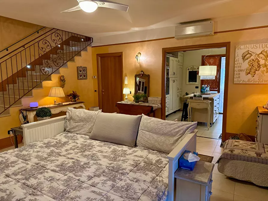 Immagine 8 di Villa in vendita  a Rovato