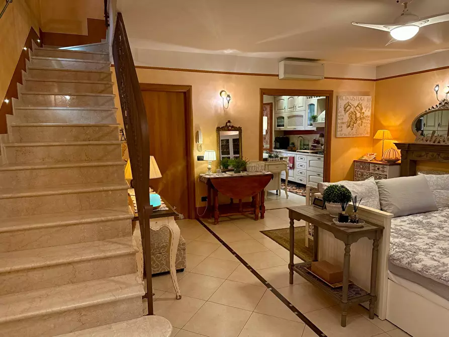 Immagine 5 di Villa in vendita  a Rovato