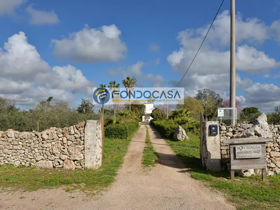 Immagine 27 di Villa in vendita  a Bagnolo Del Salento