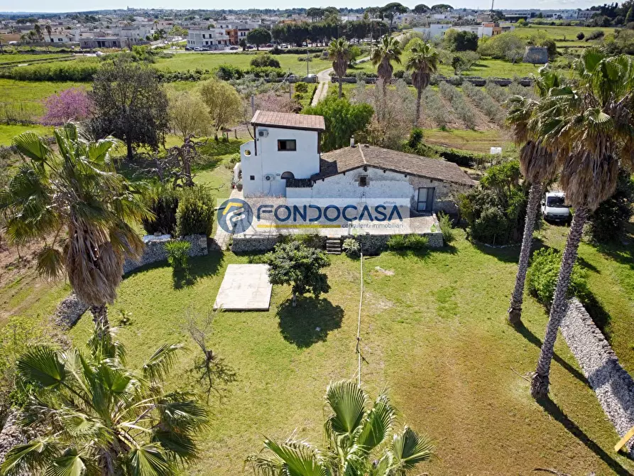 Immagine 1 di Villa in vendita  a Bagnolo Del Salento