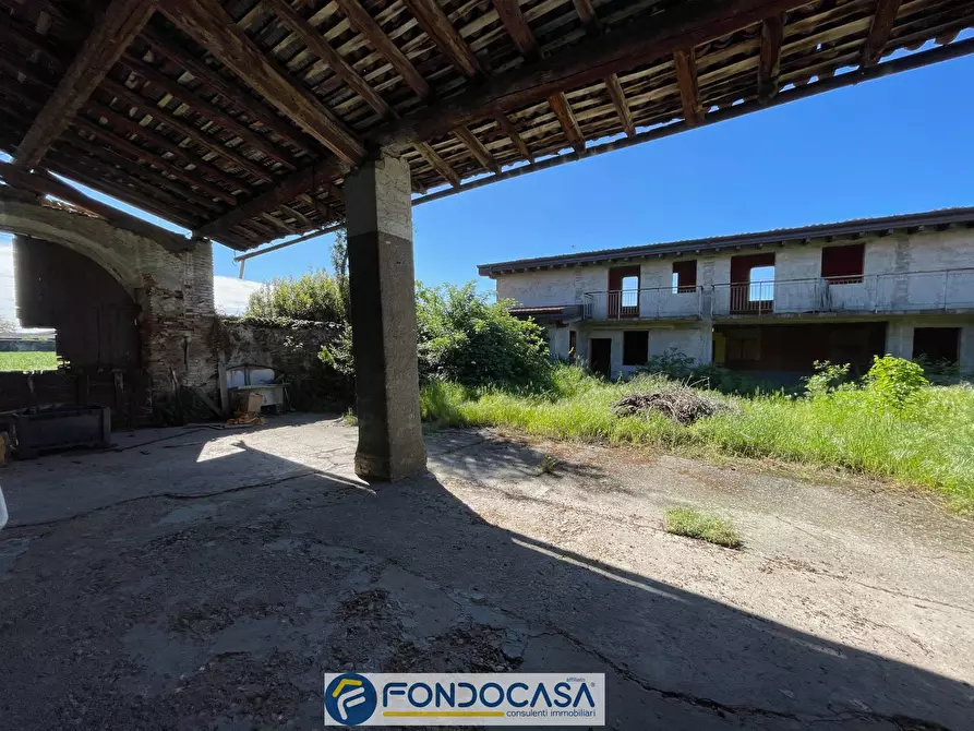 Immagine 8 di Rustico / casale in vendita  a Rovato