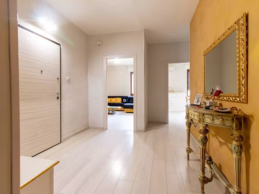 Immagine 1 di Appartamento in vendita  in Via Dei Greci 64/L a Salerno