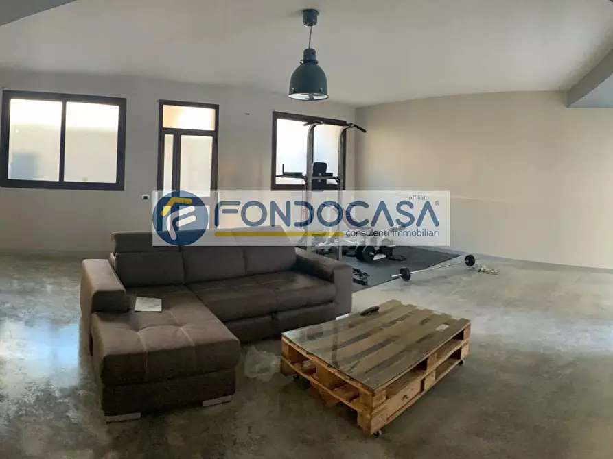 Immagine 2 di Villa in vendita  in Via della Libertà 15 a Arnesano