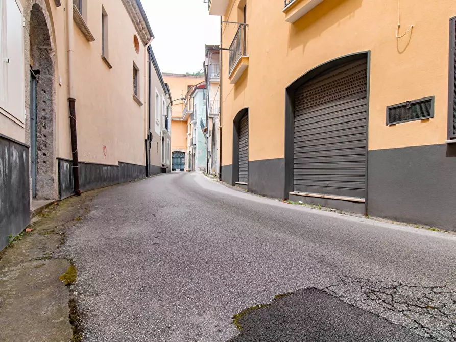 Immagine 2 di Magazzino in vendita  in Via Giovanni Nicotera 48-50 a Calvanico