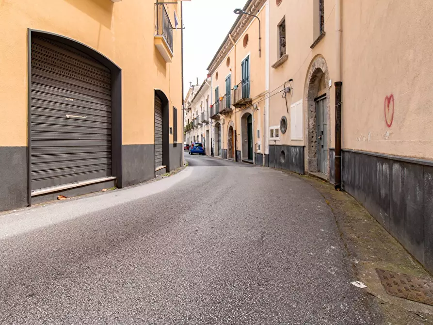 Immagine 3 di Magazzino in vendita  in Via Giovanni Nicotera 48-50 a Calvanico