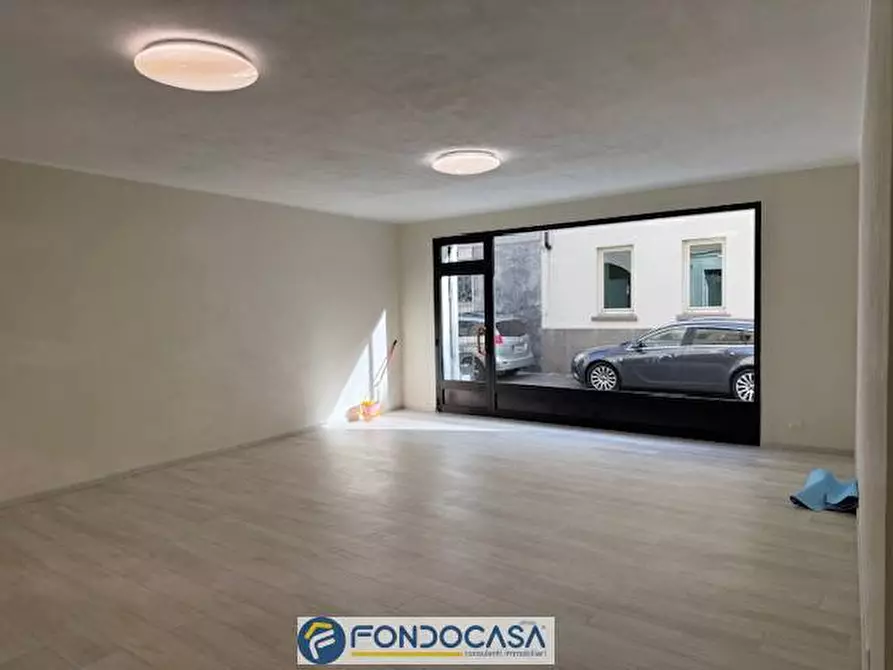 Immagine 3 di Locale commerciale in affitto  10 a Adro