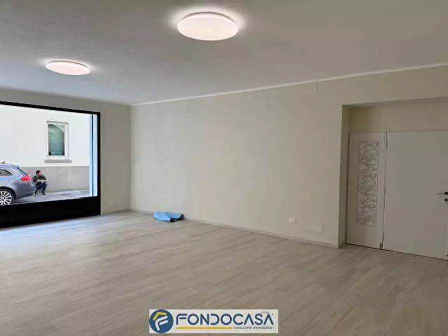 Immagine 5 di Locale commerciale in affitto  10 a Adro