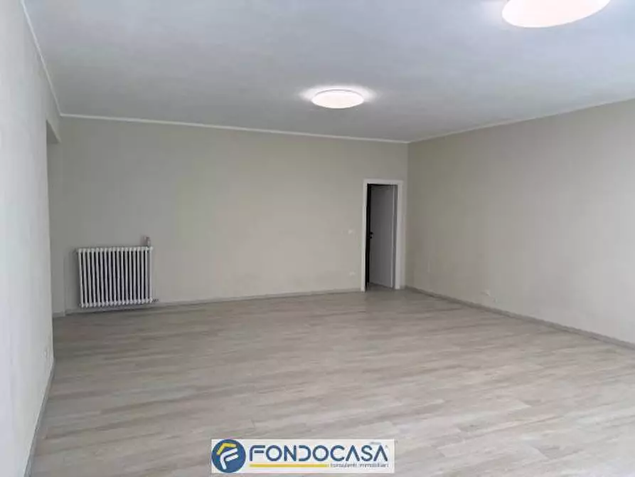 Immagine 7 di Locale commerciale in affitto  10 a Adro