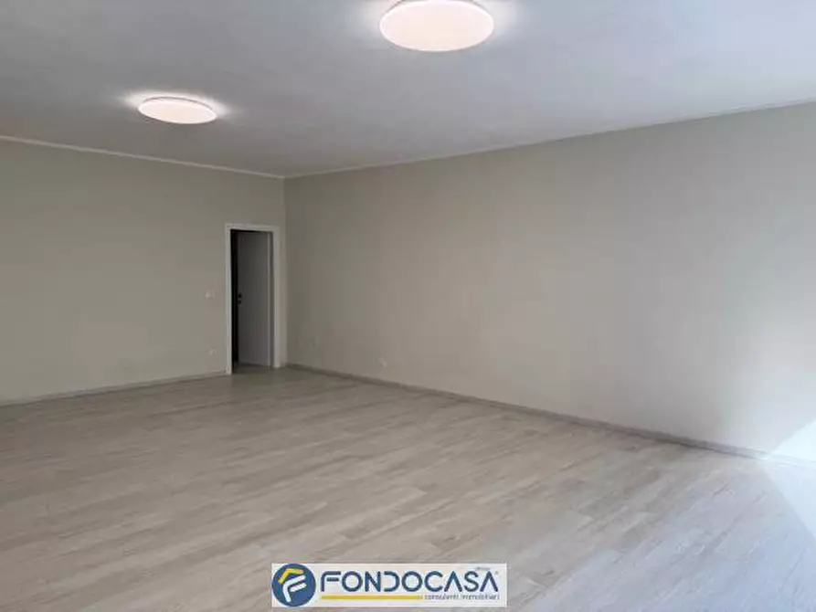 Immagine 8 di Locale commerciale in affitto  10 a Adro