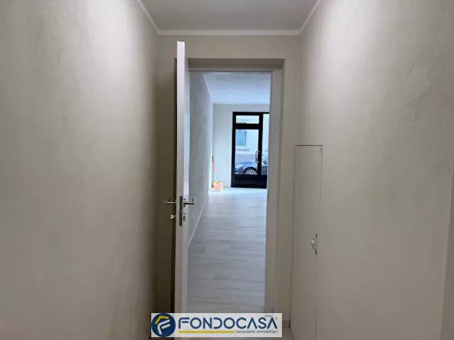 Immagine 11 di Locale commerciale in affitto  10 a Adro