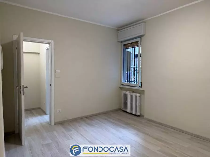 Immagine 12 di Locale commerciale in affitto  10 a Adro