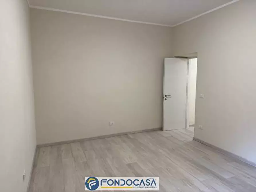 Immagine 15 di Locale commerciale in affitto  10 a Adro