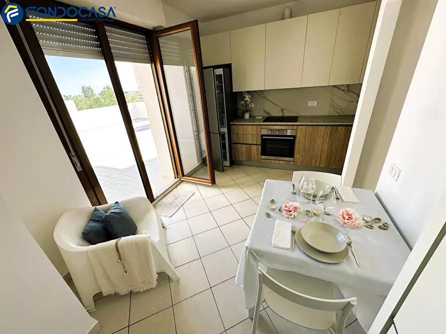 Immagine 1 di Appartamento in vendita  in Via Angelo Zanoni 1 a Alba Adriatica